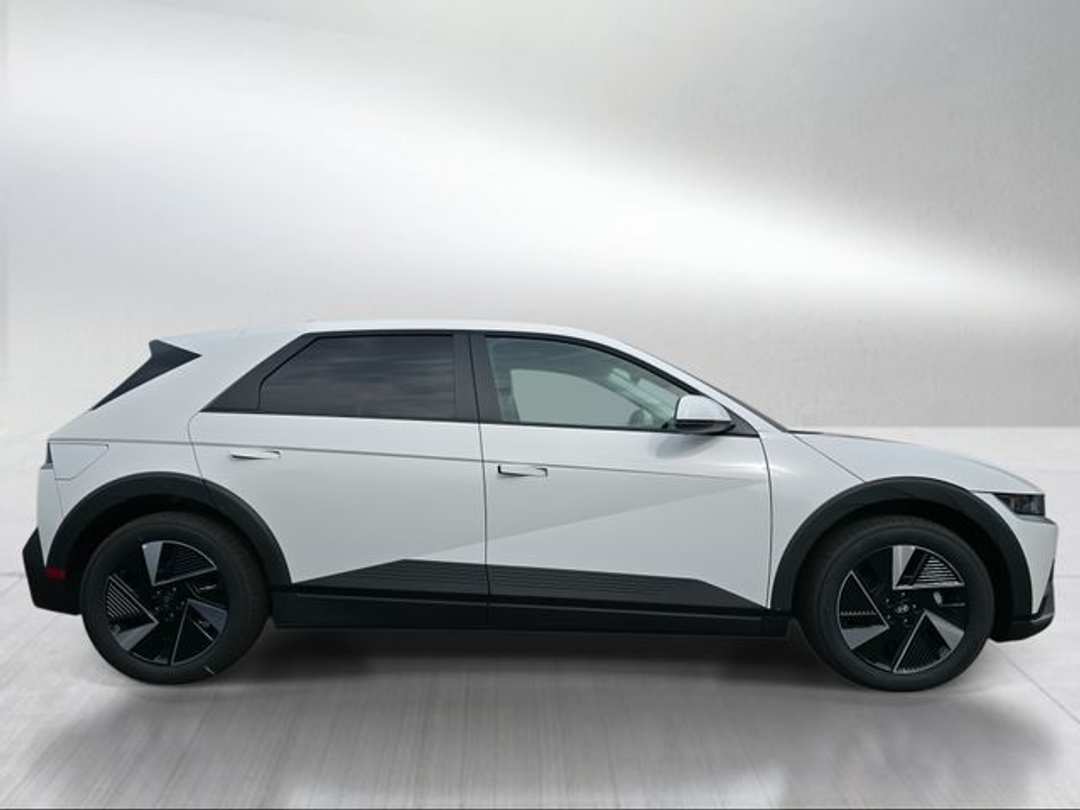 2026 Hyundai Ioniq 5 SE - Image 2