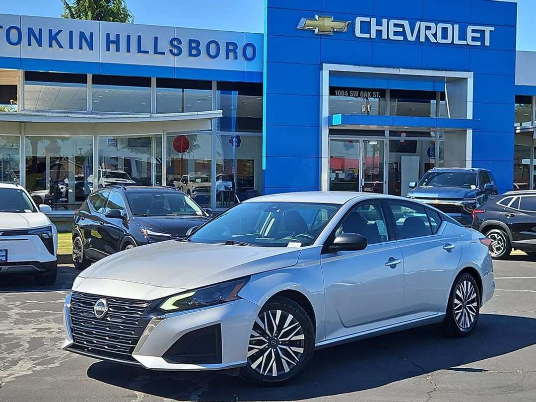 2024 Nissan Altima 2.5 SV - Image 2