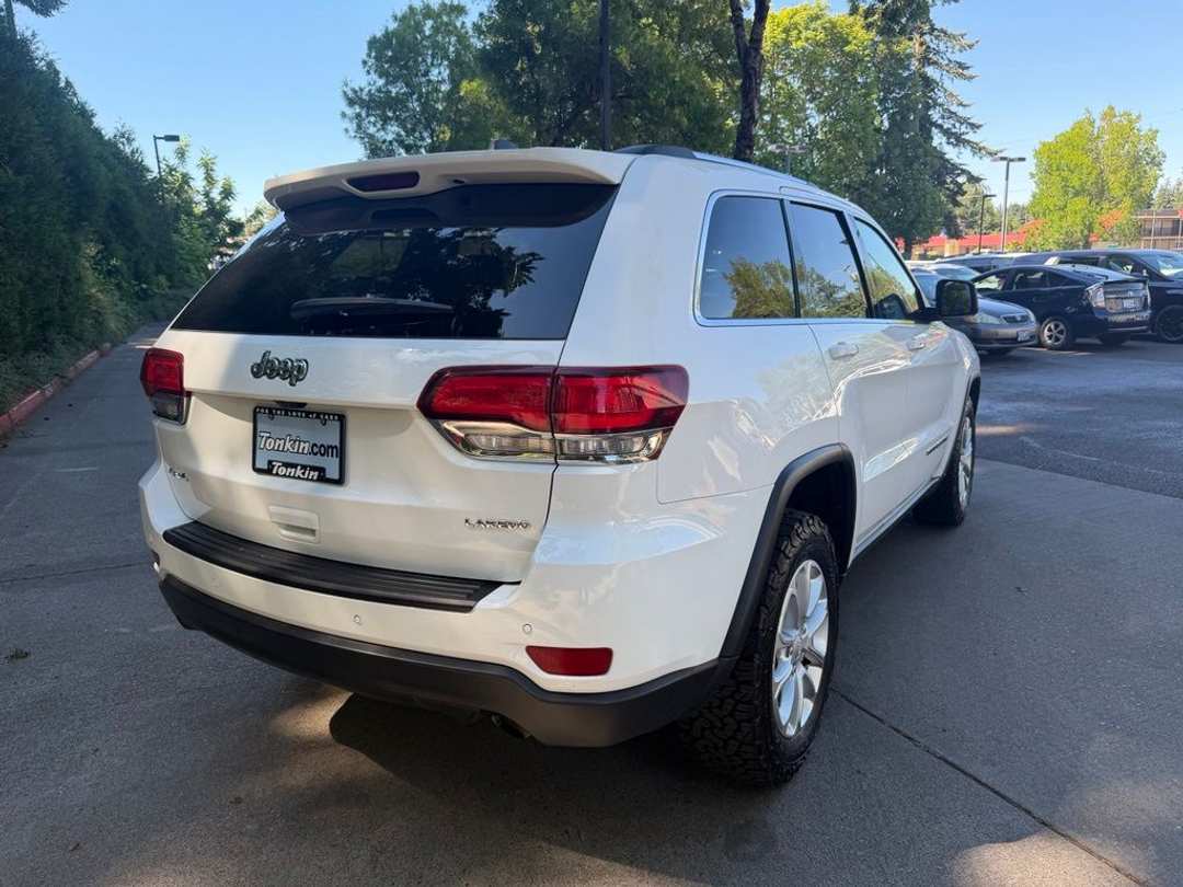 2021 Jeep Grand Cherokee Laredo X - Image 3