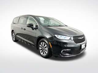 2023 Chrysler Pacifica Hybrid Touring L