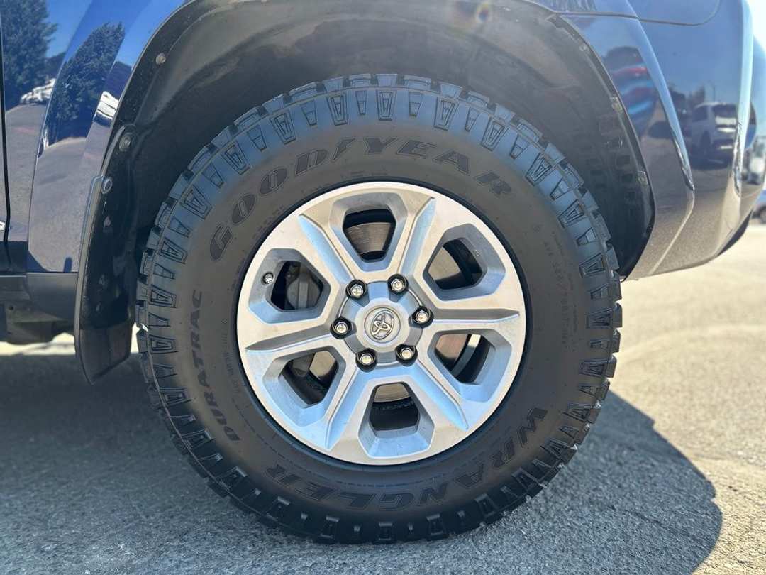 2019 Toyota 4Runner SR5 - Image 2