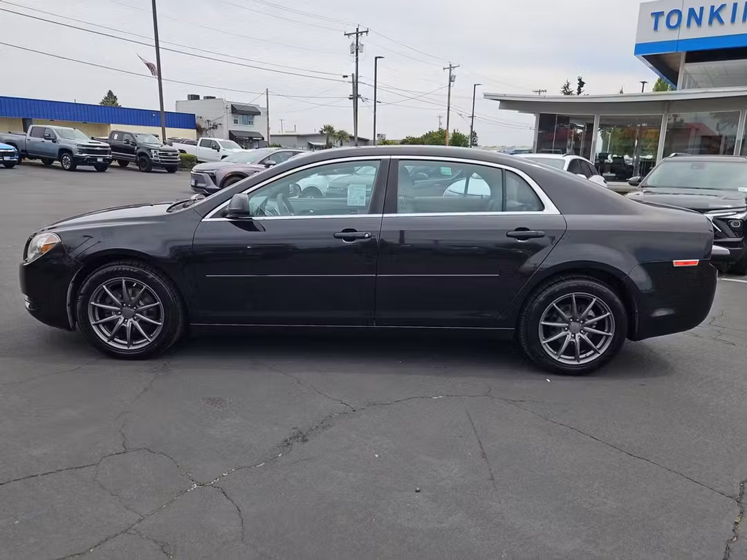 2011 Chevrolet Malibu LS - Image 3