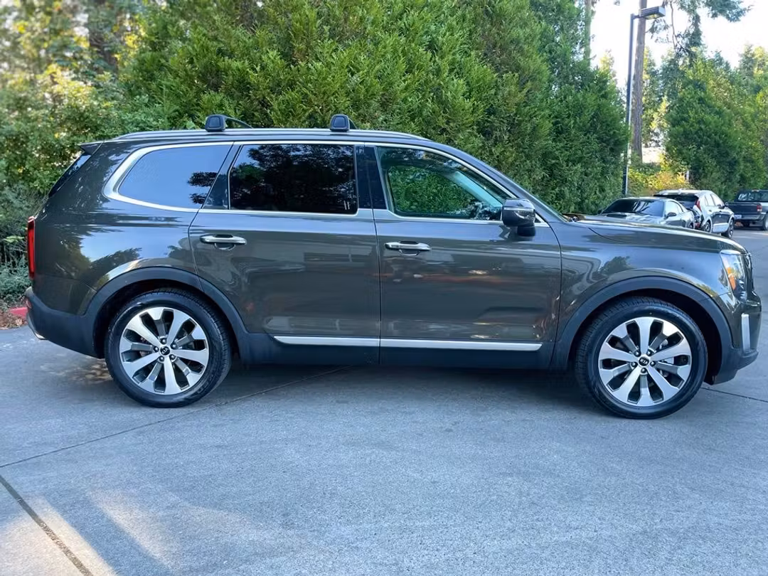 2020 Kia Telluride S - Image 3
