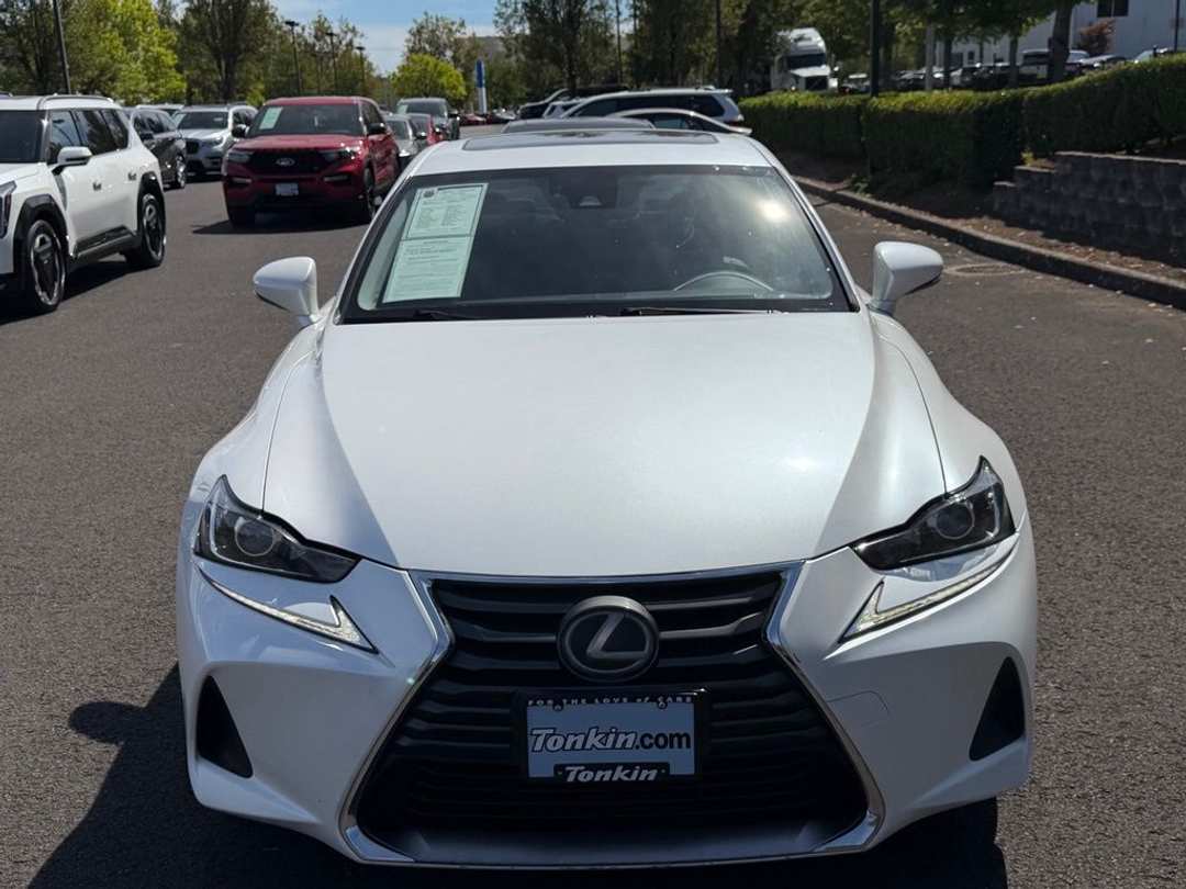 2018 Lexus Is 300 - Image 3