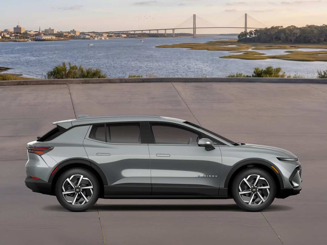 2026 Chevrolet Equinox Ev LT - Image 3