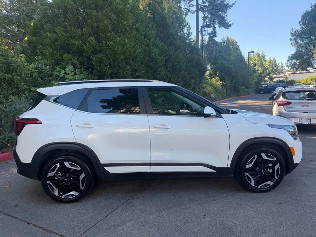 2024 Kia Seltos SX - Image 2