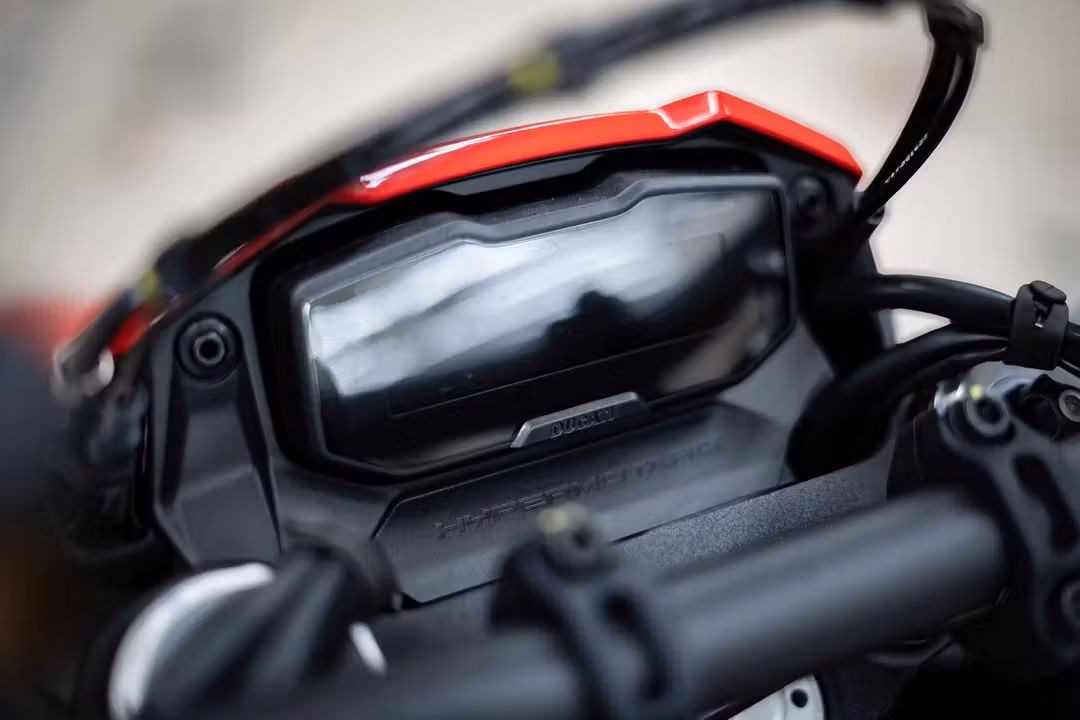 2024 Ducati Hypermotard 698 Mono - Image 2