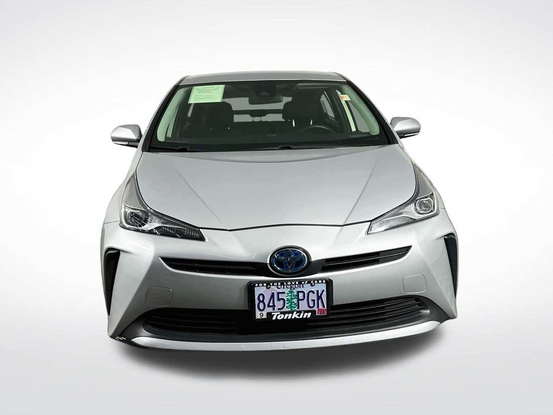 2022 Toyota Prius L - Image 2