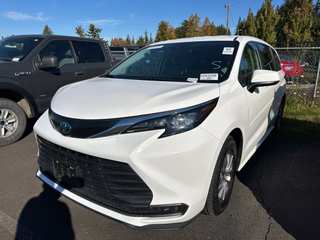 2024 Toyota Sienna LE