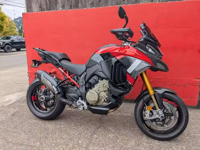 2025 Ducati Multistrada V4 Pikes Peak