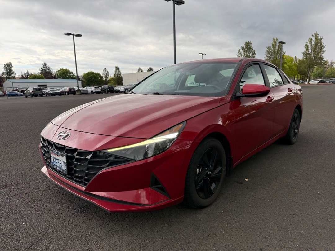 2023 Hyundai Elantra SEL - Image 3