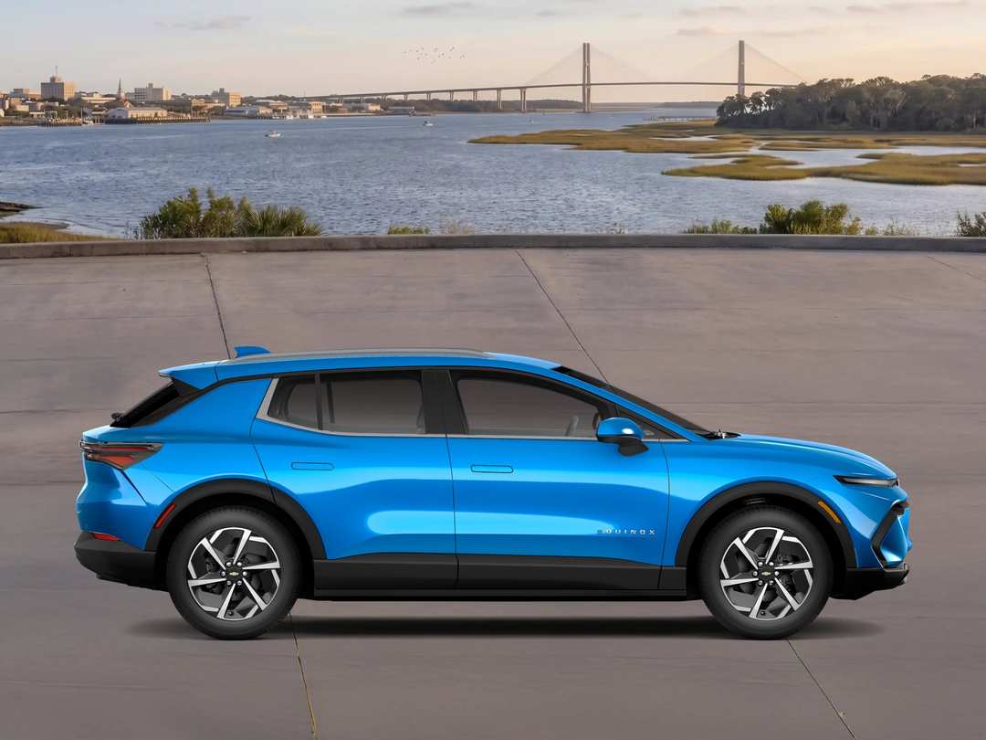 2026 Chevrolet Equinox Ev LT - Image 3
