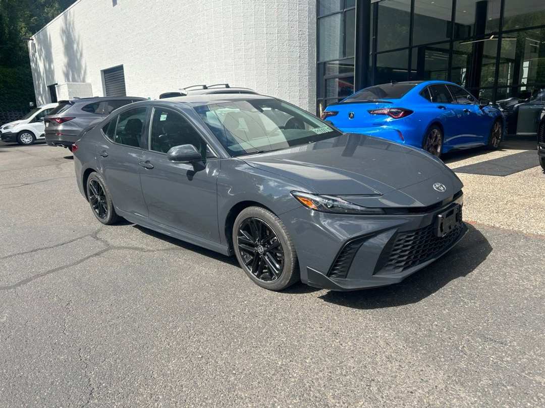 2025 Toyota Camry SE - Image 2