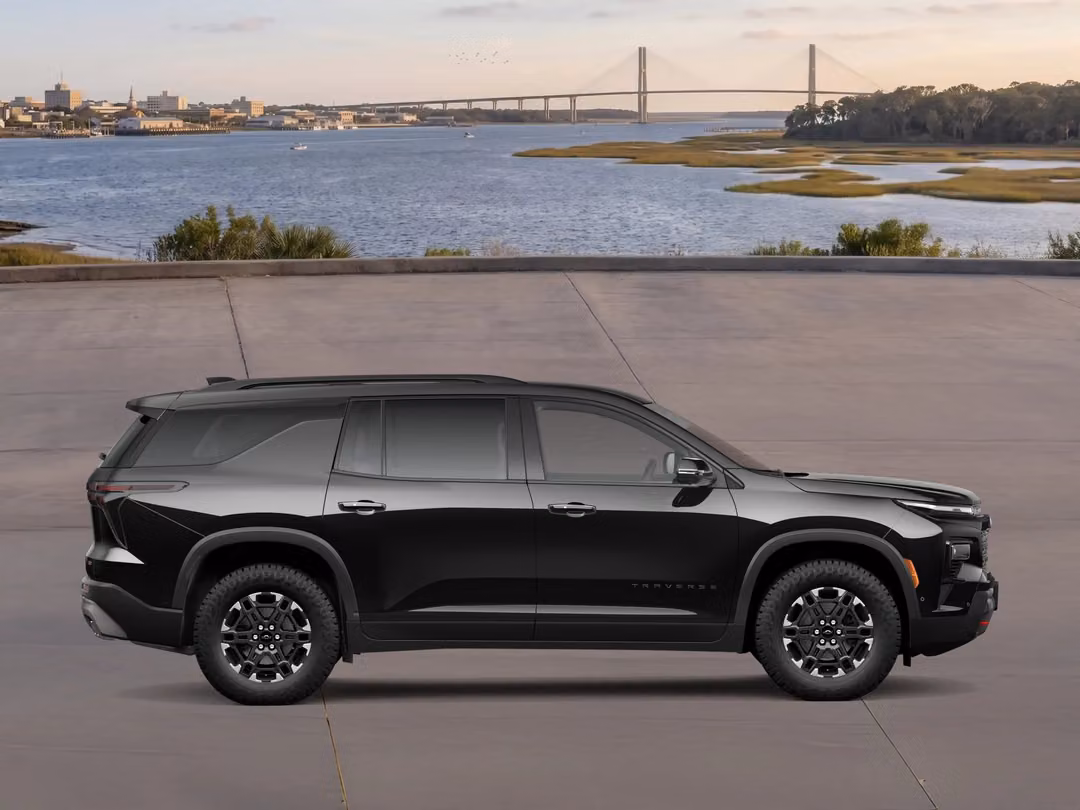 2027 Chevrolet Traverse Z71 - Image 3