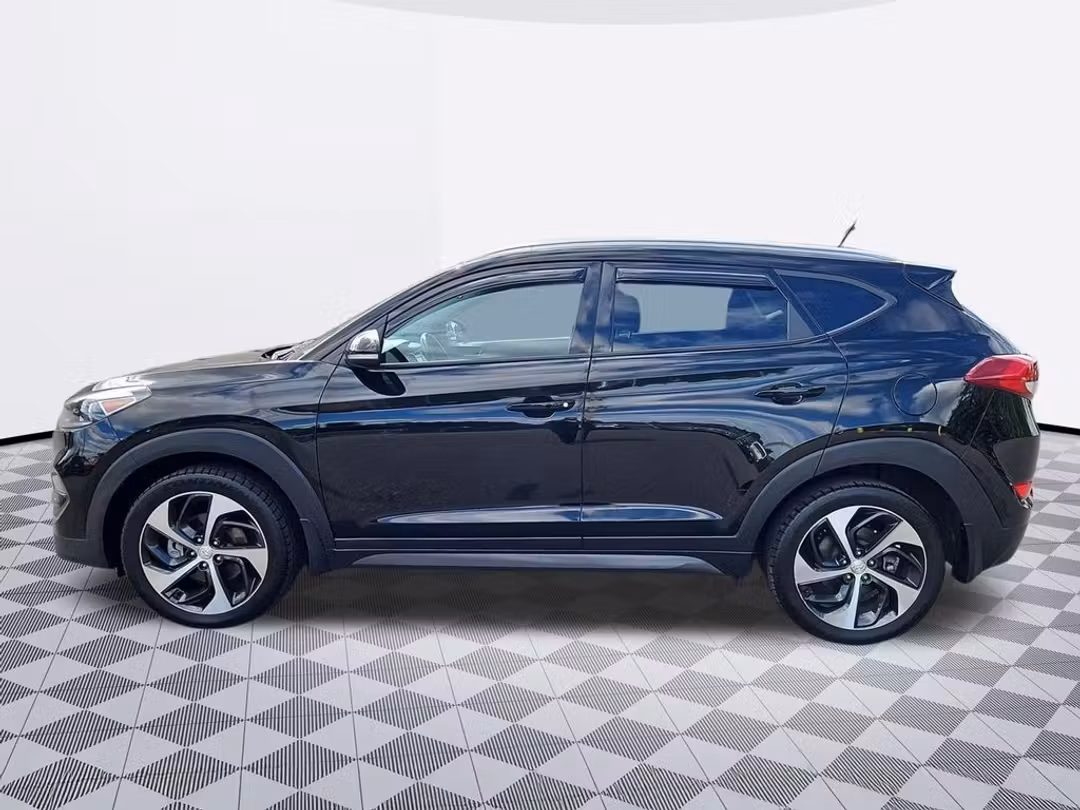 2016 Hyundai Tucson Sport - Image 3