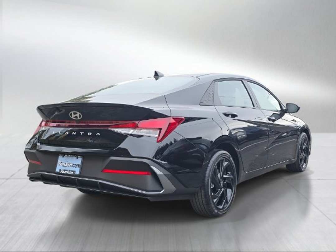 2026 Hyundai Elantra SEL Sport - Image 3