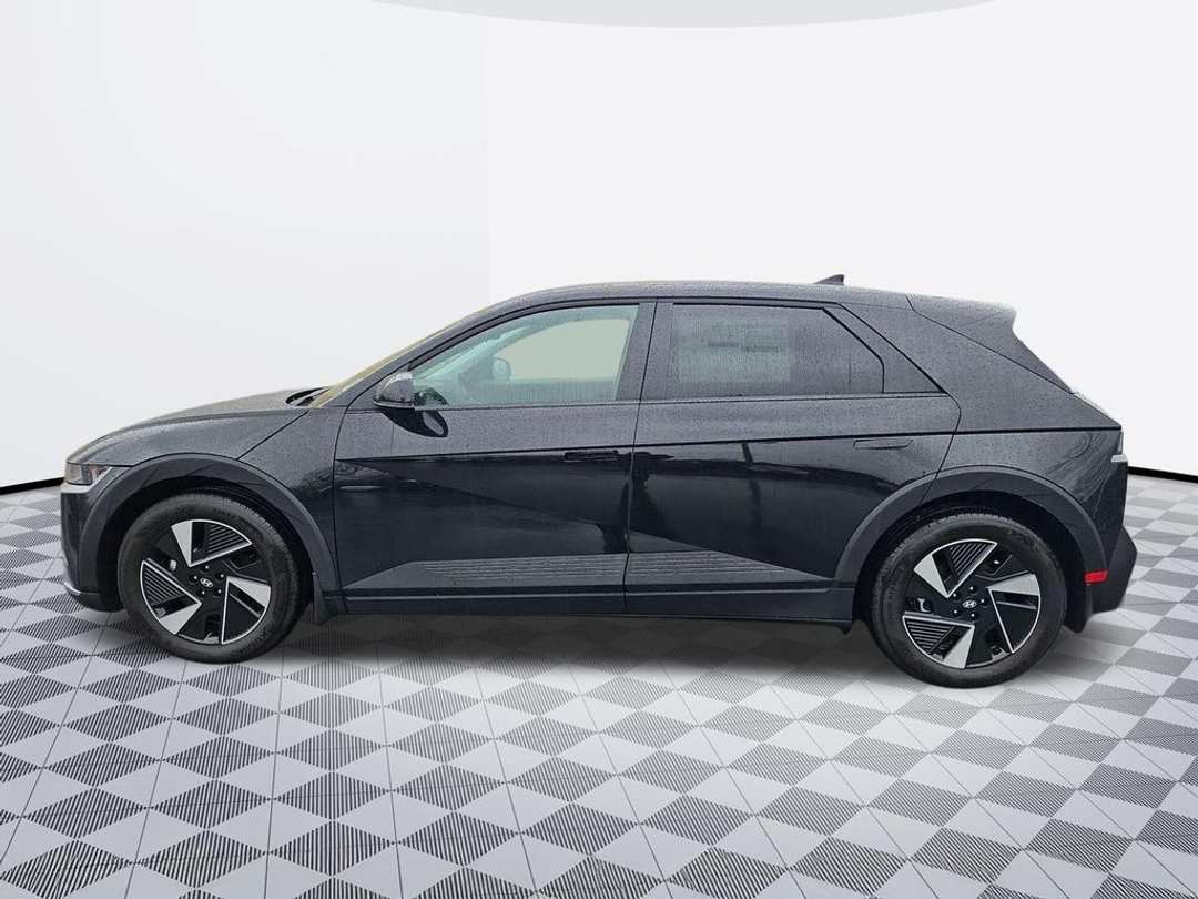2026 Hyundai Ioniq 5 SE - Image 3