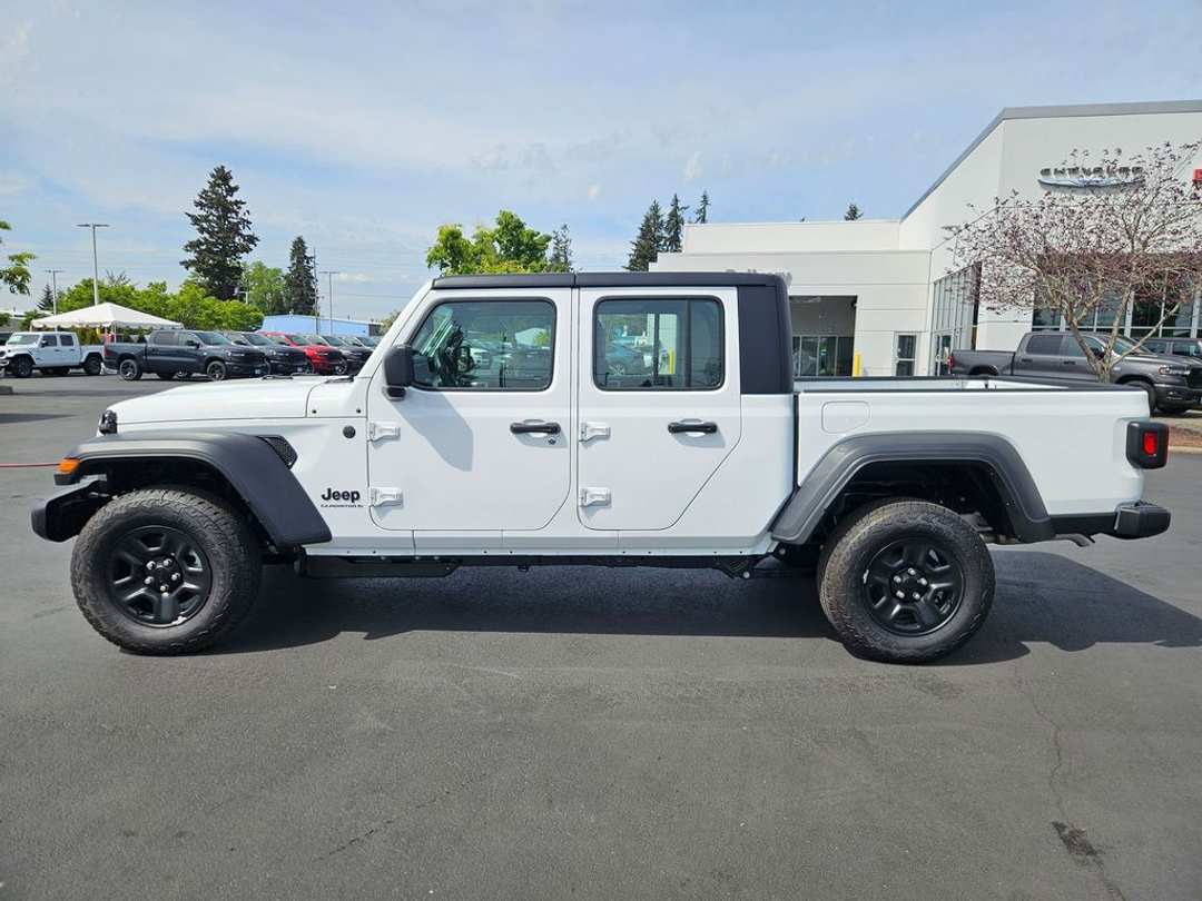 2026 Jeep Gladiator Sport - Image 3