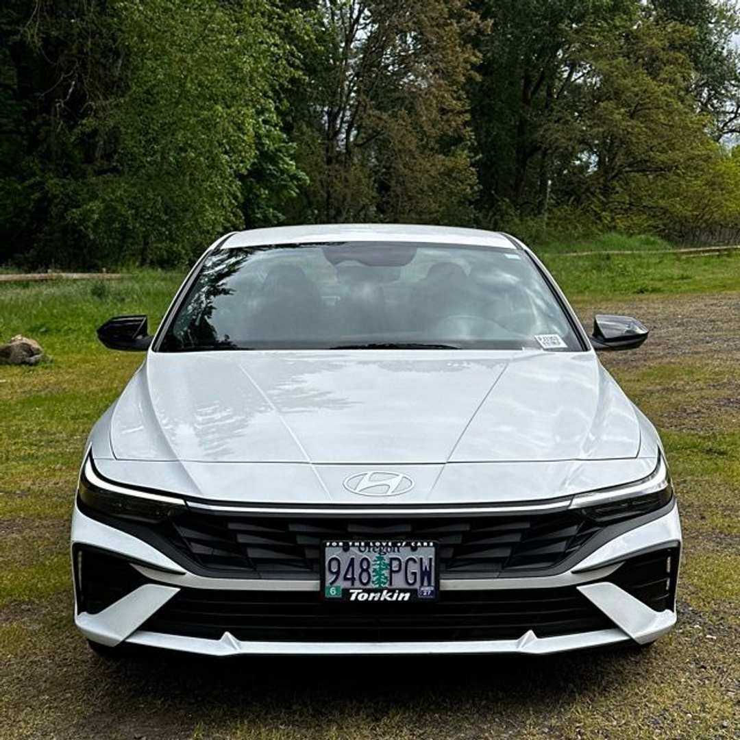 2025 Hyundai Elantra SEL Sport - Image 3