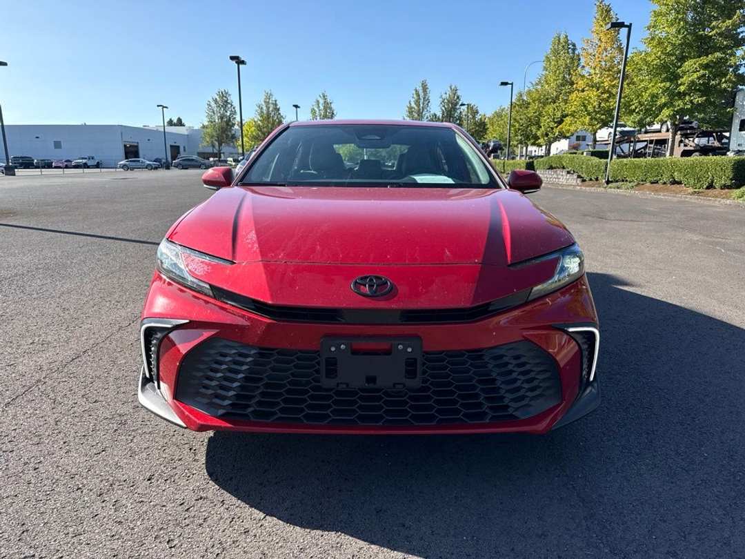 2026 Toyota Camry SE - Image 2