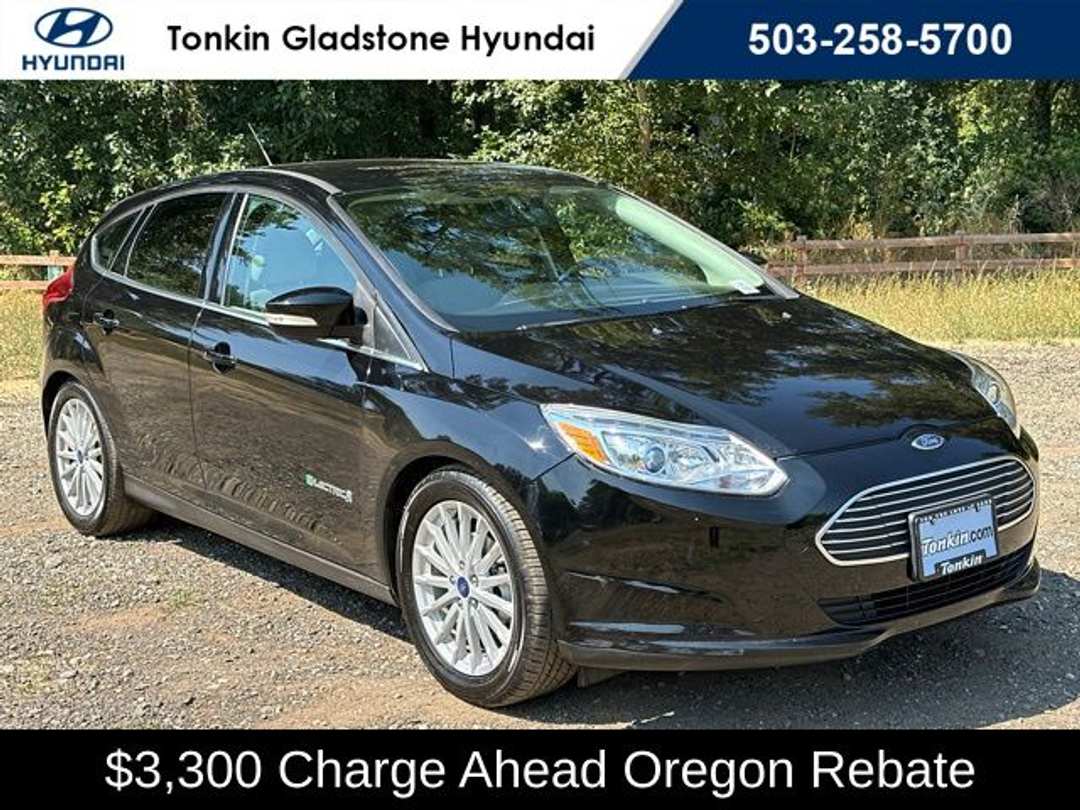 2017 Ford Focus Base - Image 2
