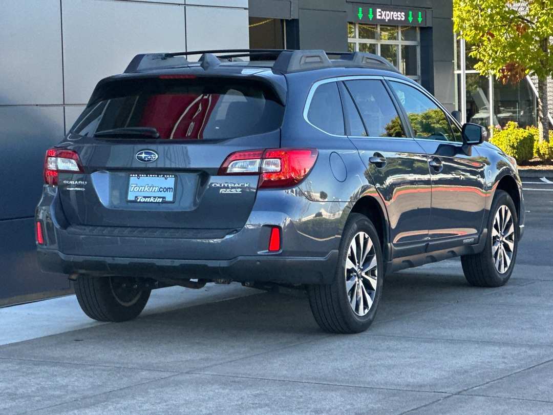2017 Subaru Outback 2.5i - Image 3