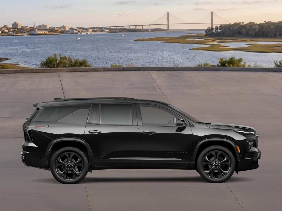 2027 Chevrolet Traverse RS - Image 3