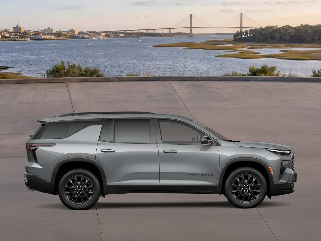 2026 Chevrolet Traverse LT - Image 3