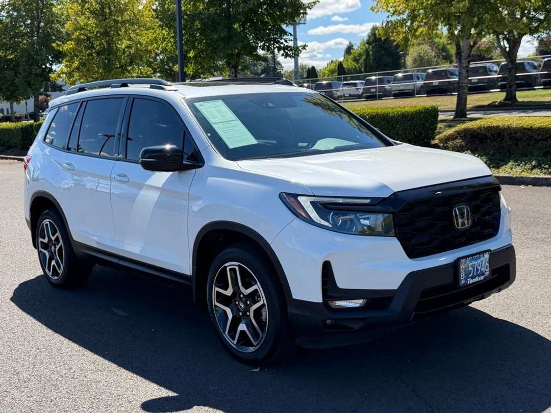 2023 Honda Passport Elite - Image 2