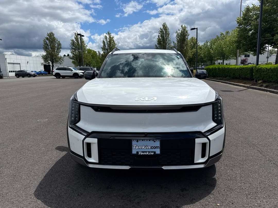 2024 Kia Ev9 GTLine - Image 2
