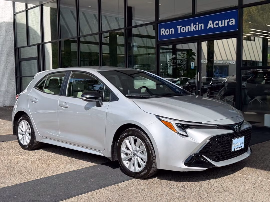 2026 Toyota Corolla SE - Image 2