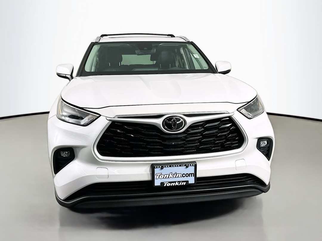 2023 Toyota Highlander XLE - Image 3