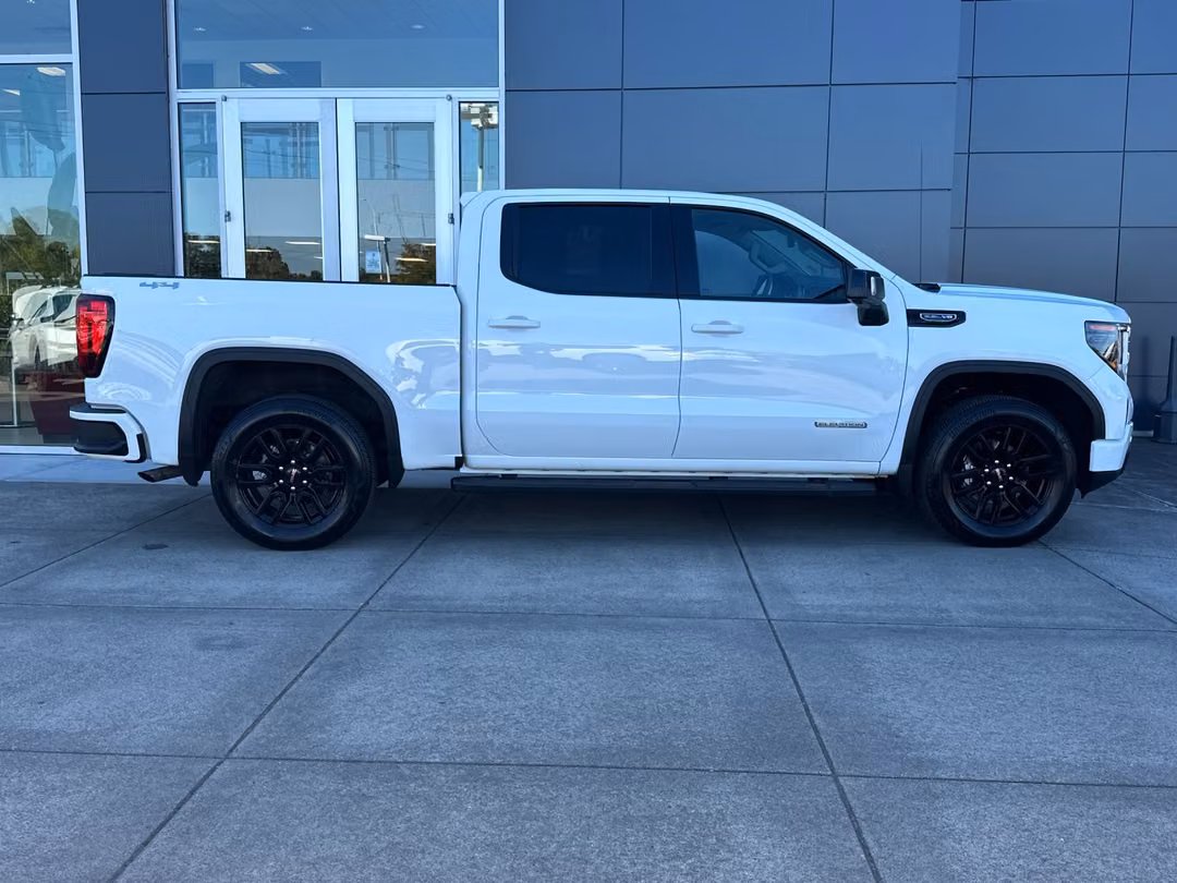 2025 GMC Sierra 1500 Elevation - Image 3