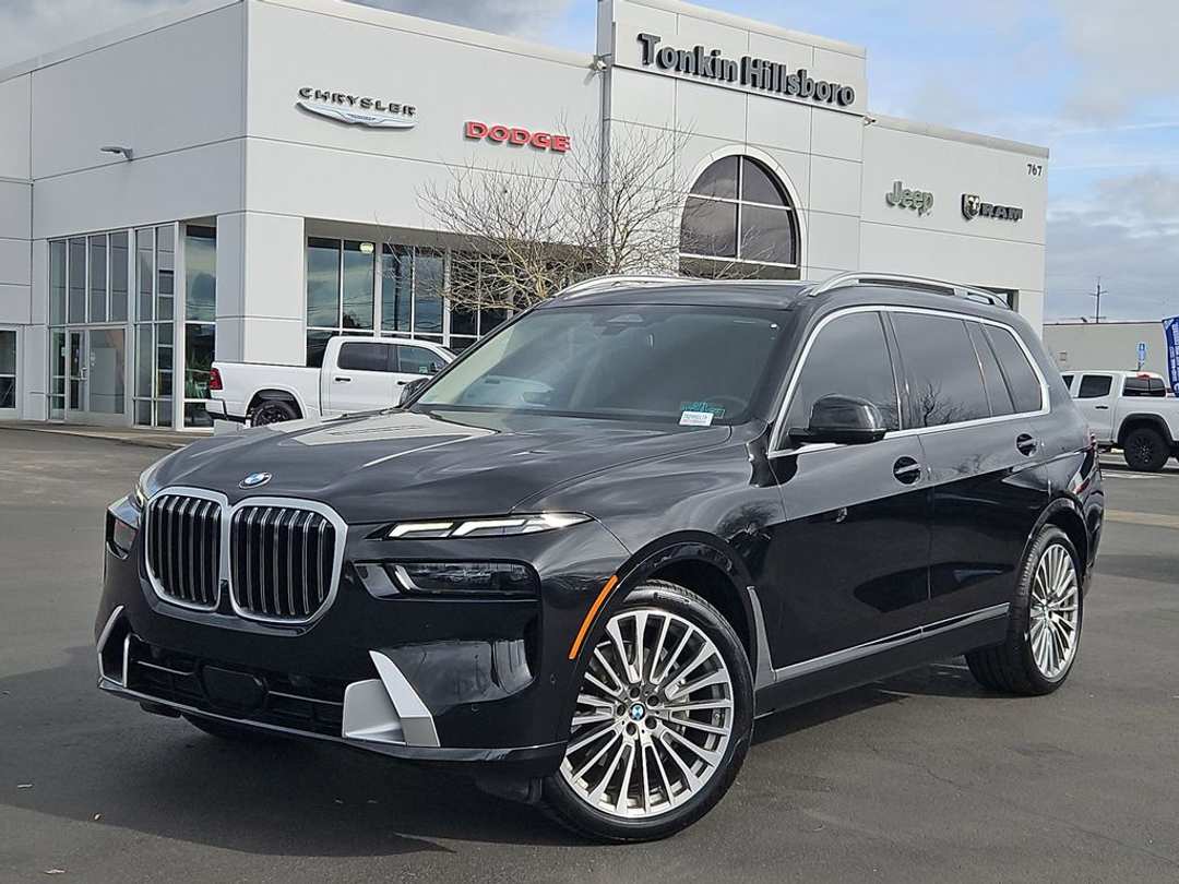 2023 BMW X7 xDrive40i - Image 2