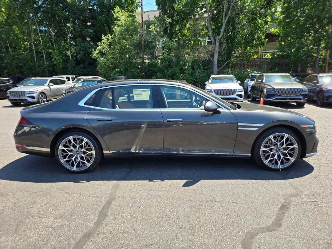 2026 Genesis G90 3.5T eSC - Image 2