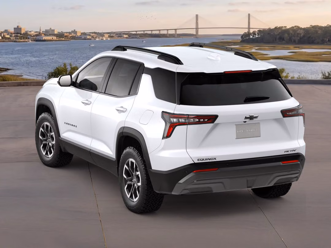 2027 Chevrolet Equinox ACTIV - Image 2