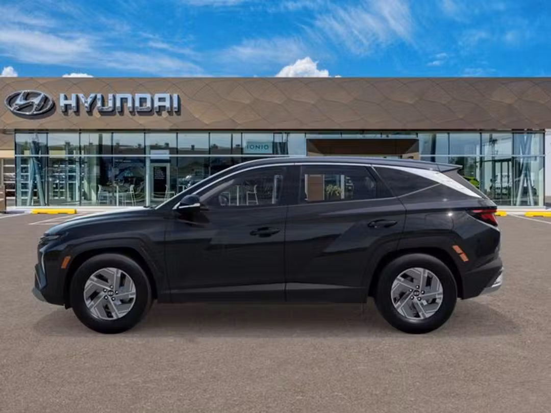 2026 Hyundai Tucson Hybrid Blue SE - Image 3