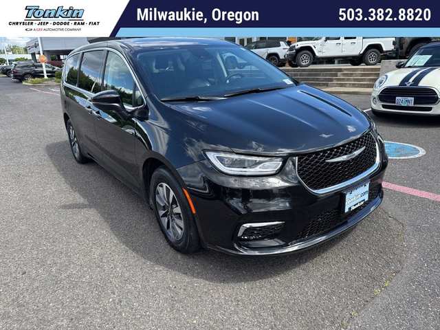 2023 Chrysler Pacifica Hybrid Touring L
