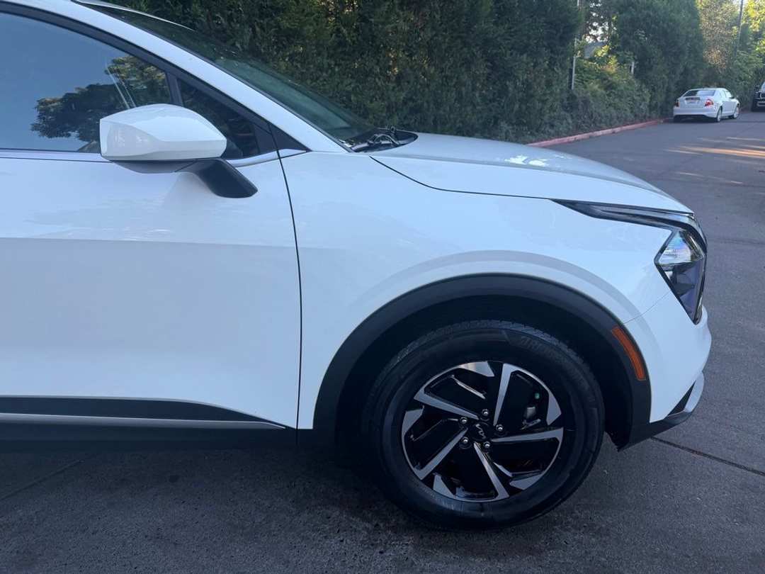 2023 Kia Sportage Hybrid LX - Image 3