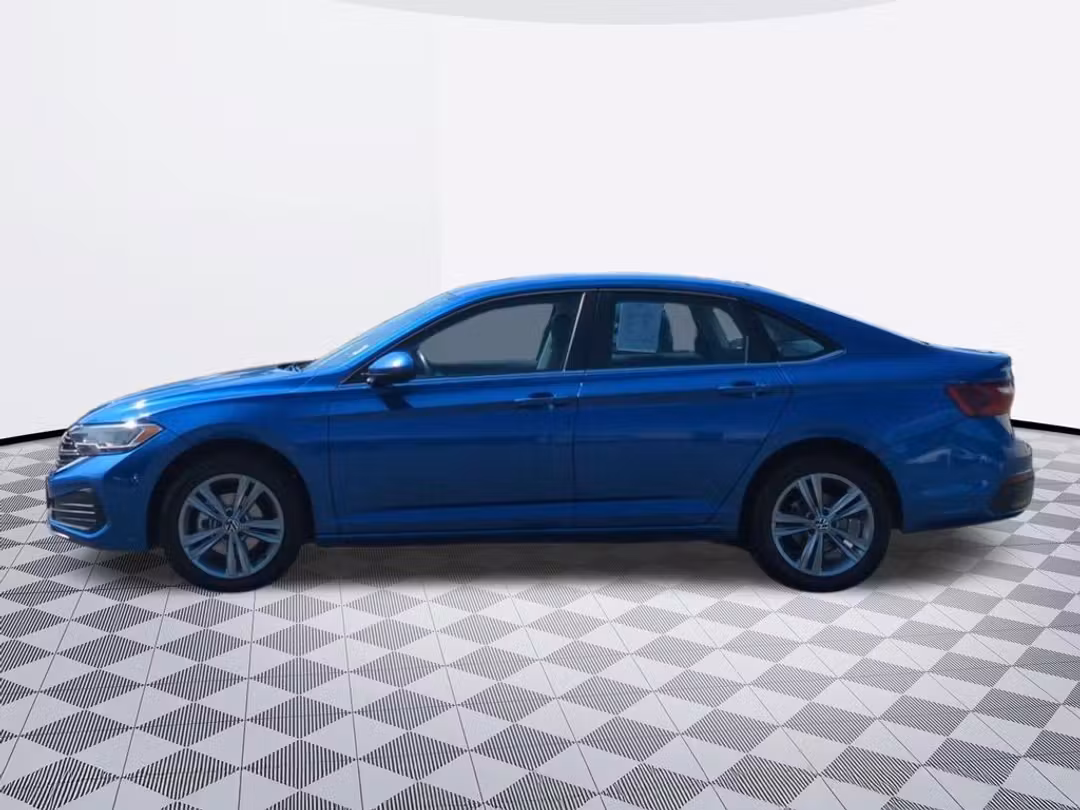 2024 Volkswagen Jetta 1.5T SE - Image 3