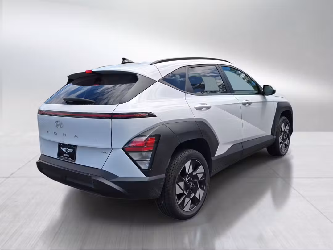 2024 Hyundai Kona SEL - Image 3