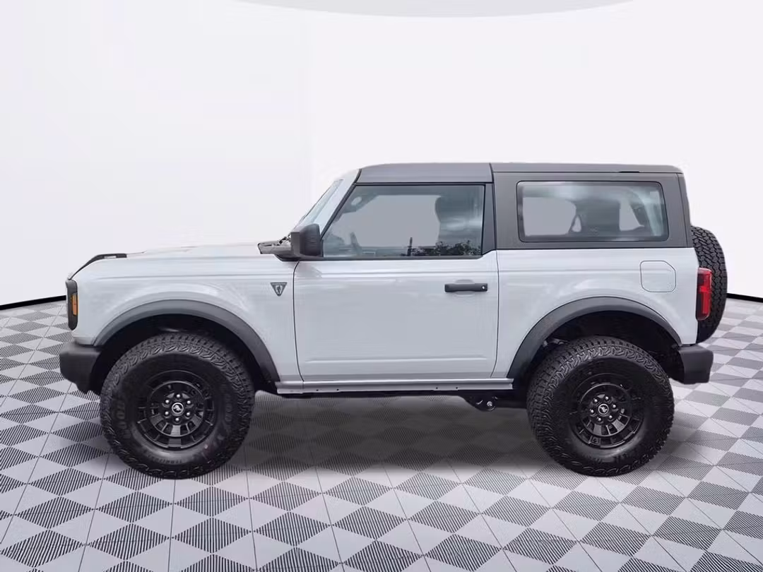 2026 Ford Bronco Base - Image 2