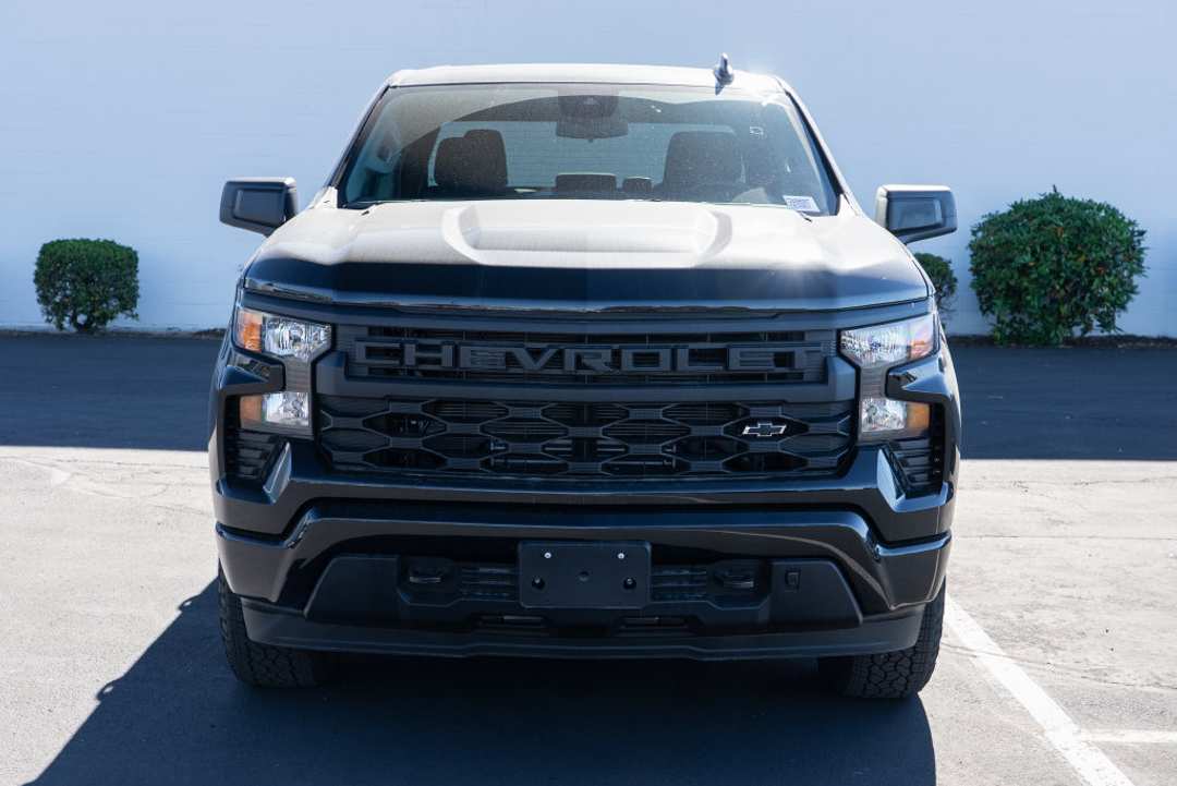 2026 Chevrolet Silverado 1500 Custom - Image 2