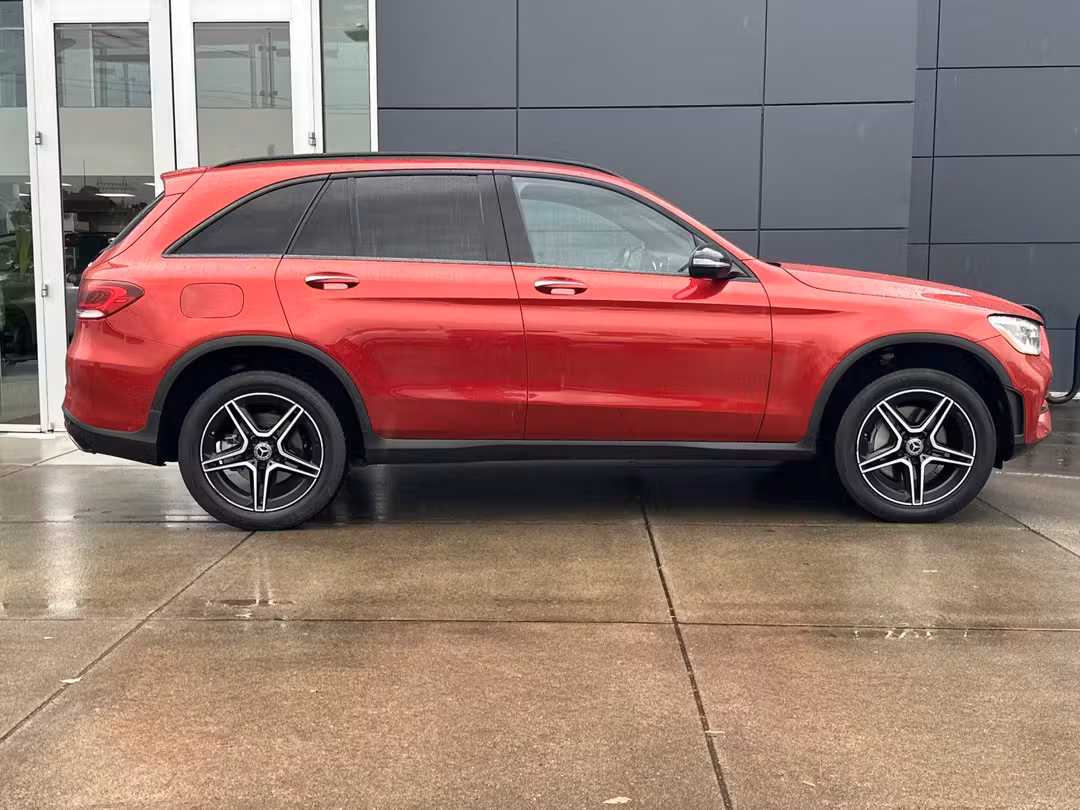 2021 Mercedes-Benz GLC GLC 300 - Image 2
