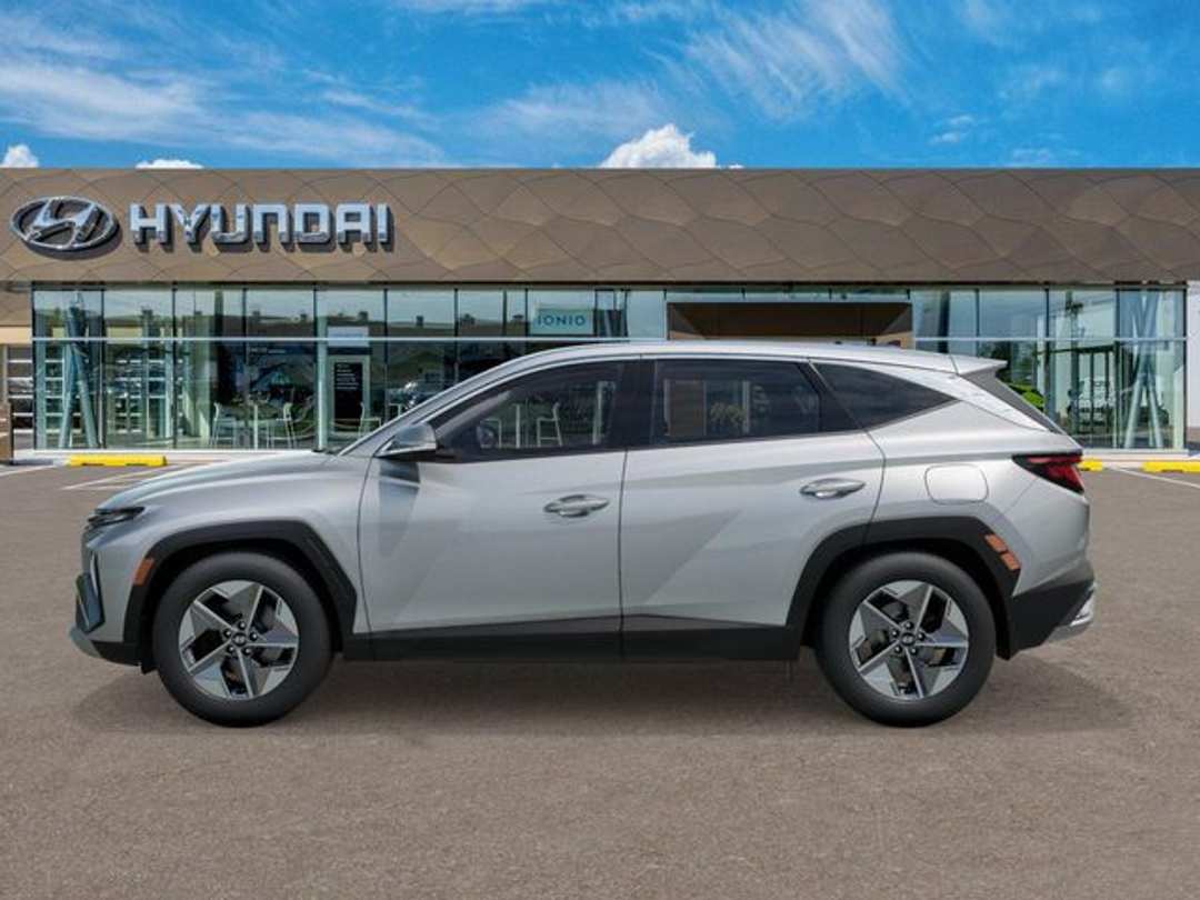 2026 Hyundai Tucson Hybrid SEL - Image 3