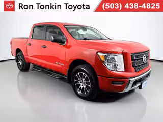 2022 Nissan Titan SV