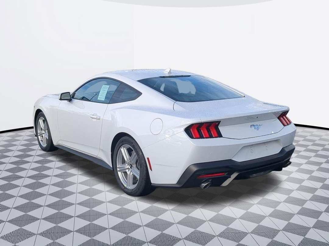 2026 Ford Mustang EcoBoost - Image 3