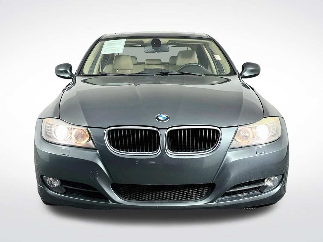 2011 BMW 3 Series 328i xDrive - Image 2