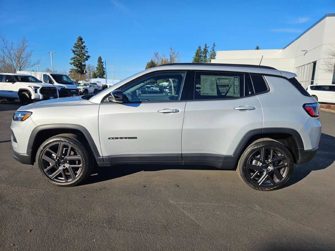 2026 Jeep Compass Latitude - Image 3