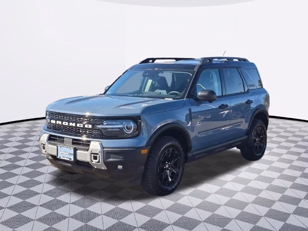 2026 Ford Bronco Sport Outer Banks - Image 2
